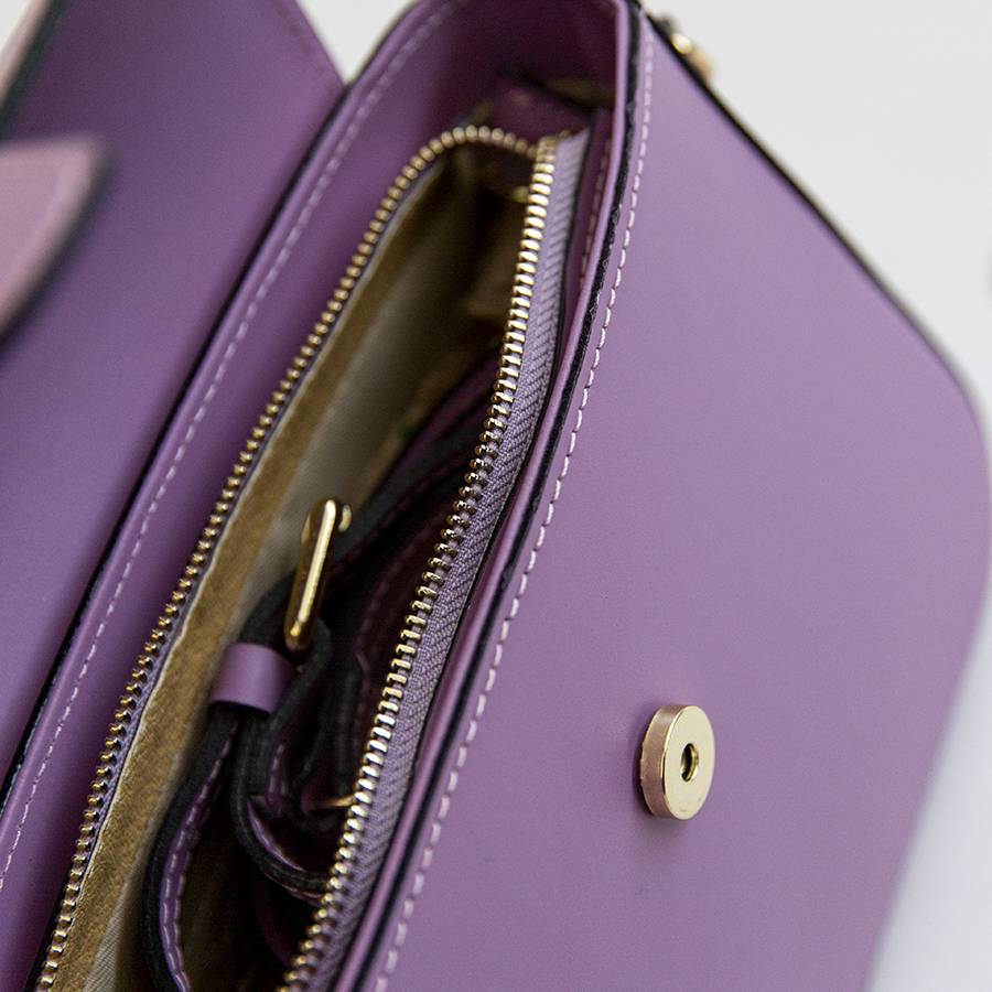 Laura Di Maggio DEA – Postina in pelle elegant lilla Spedizione Gratuita