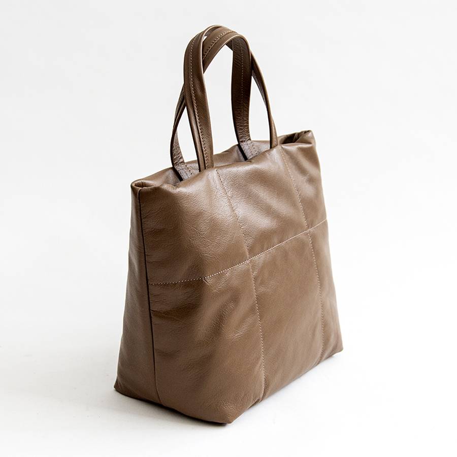 Laura Di Maggio DENISE – Tote bag in pelle nappa trapuntata taupe Soddisfazione Garantita