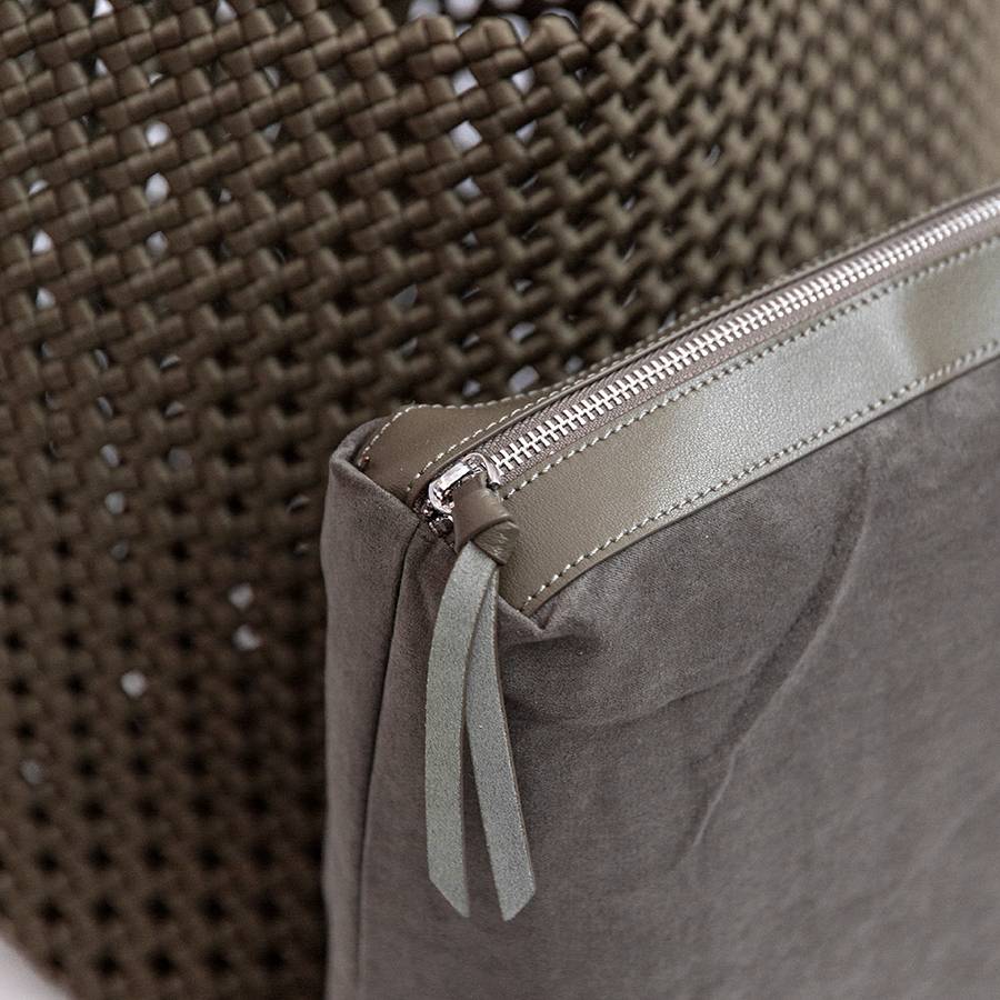 Laura Di Maggio KENDRA – Borsa intrecciata in raso taupe Affare Del Giorno