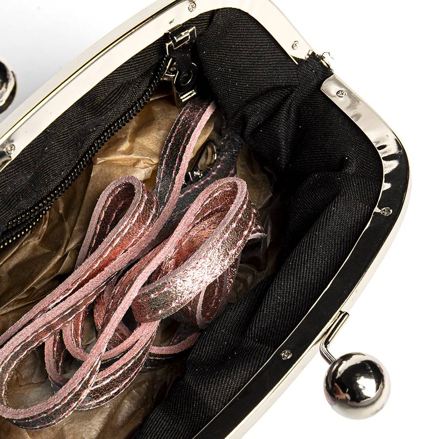 Laura Di Maggio CLUTCH – borsetta in pelle laminata cipria Presa