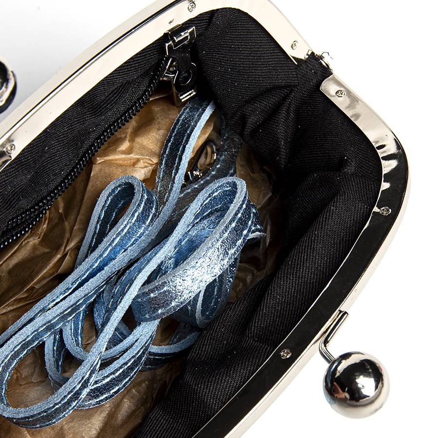 Laura Di Maggio CLUTCH – borsetta in pelle laminata azzurra Offerta