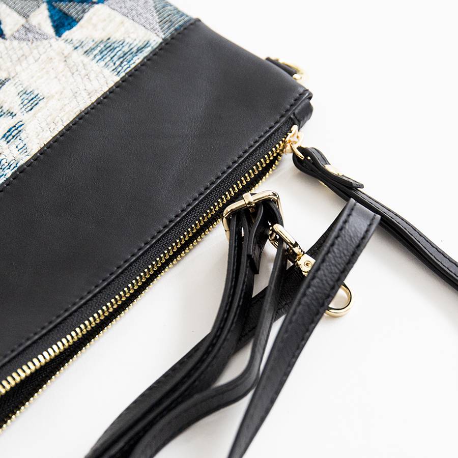 Laura Di Maggio EMILY – busta in pelle e tessuto bianco e petrolio Vendita Economica