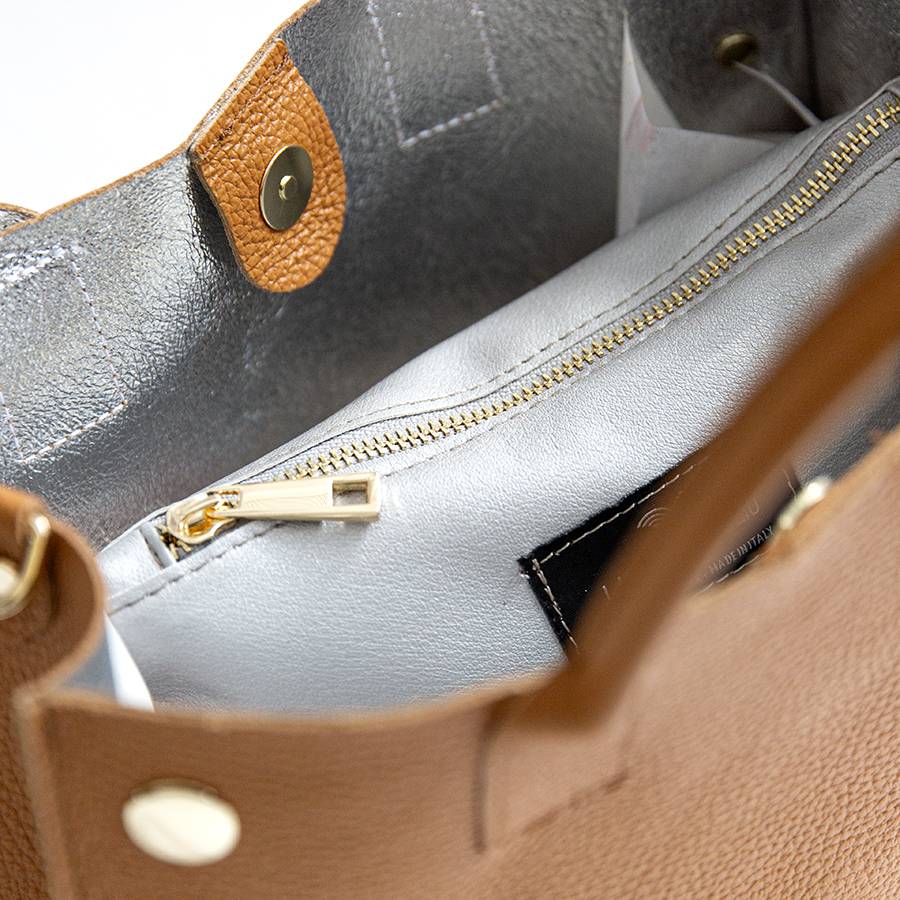 Laura Di Maggio SAM – Shopping con borchie in pelle cuoio Negozio
