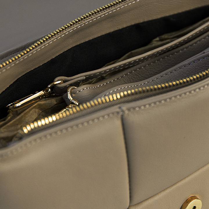 Laura Di Maggio DOLCE – Borsa in nappa trapuntata taupe Promozione Limitata
