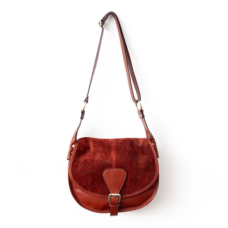 Laura Di Maggio SADDLE – postina in pelle e camoscio rubino Sconto di tempo limitato