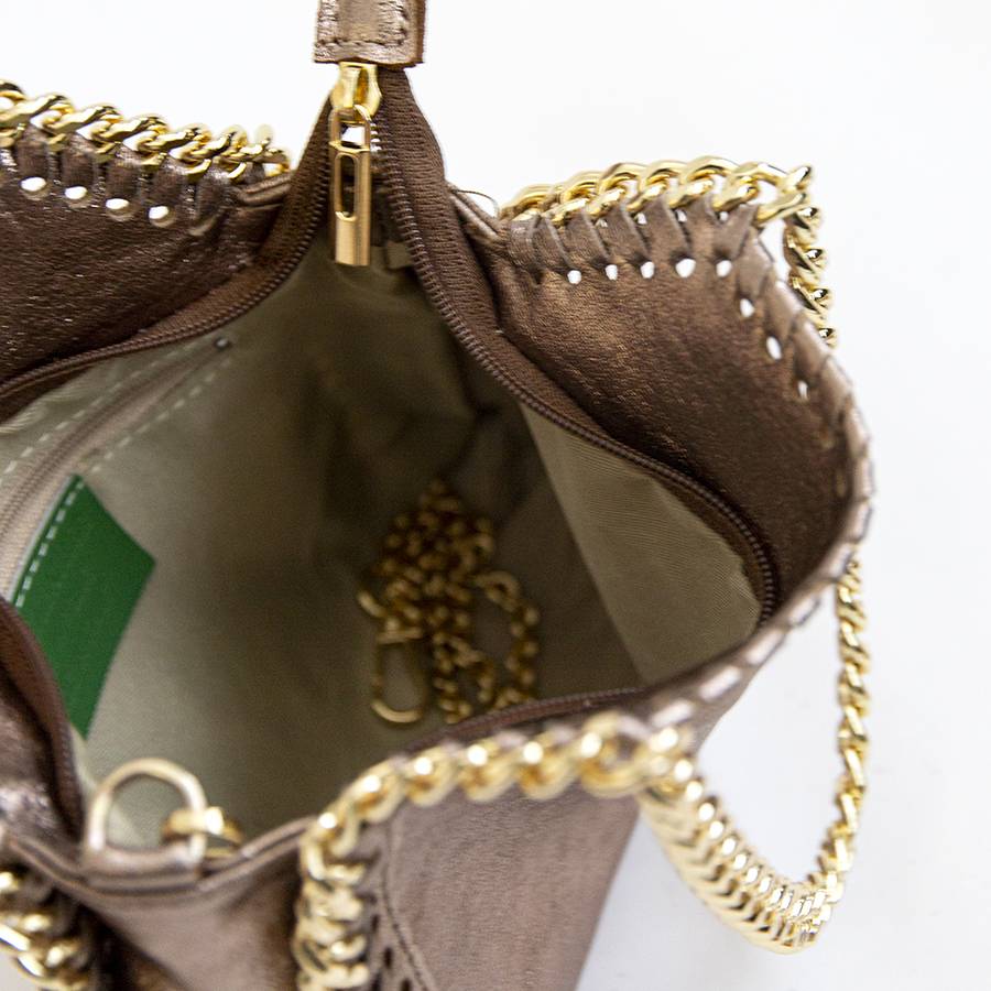 Laura Di Maggio LUMI – Borsa con catene in pelle laminata bronzo Offerta esclusiva