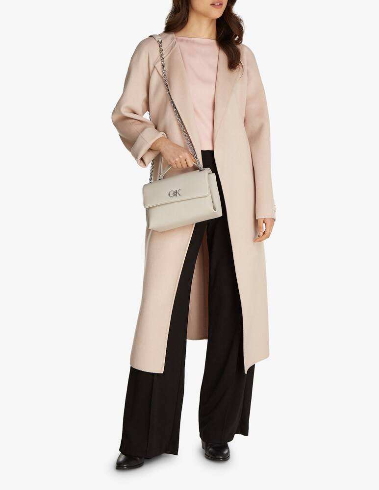 Calvin Klein Borsa a spalla Re-Lock In Linea