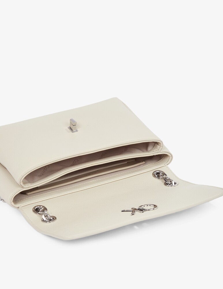 Calvin Klein Borsa a spalla Re-Lock In Linea