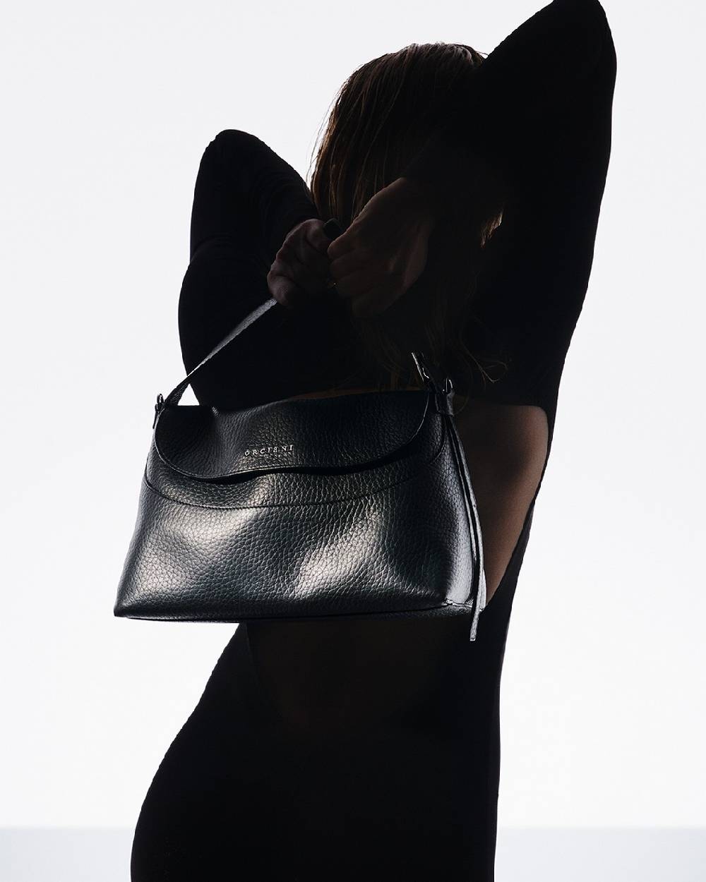 Orciani Borsa a spalla Nana Soft in pelle martellata con tracolla Sconto