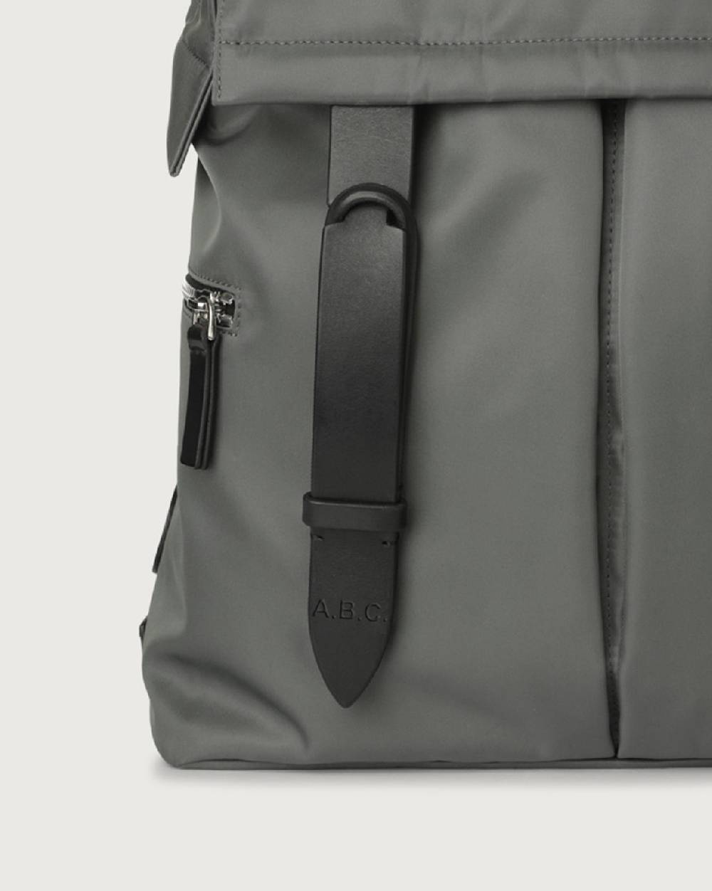 Orciani Zaino Nobuckle Planet in eco-nylon Offerte