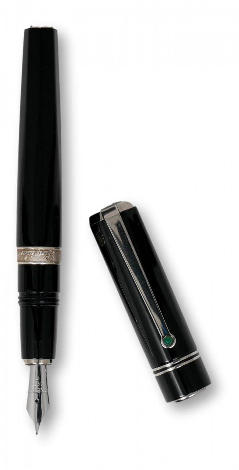 Pineider Penna stilografica collezione 1949 con dettagli in argento e logo Pineider Outlet