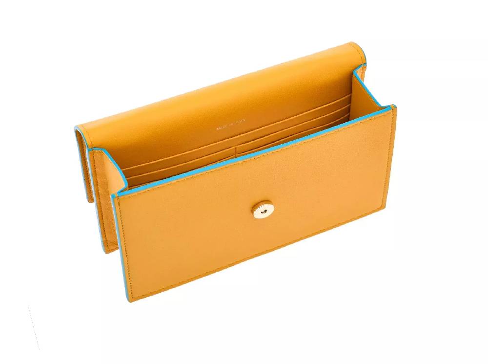 Pineider Flap Shoulder Bag in Metro Smooth Acquista Ora