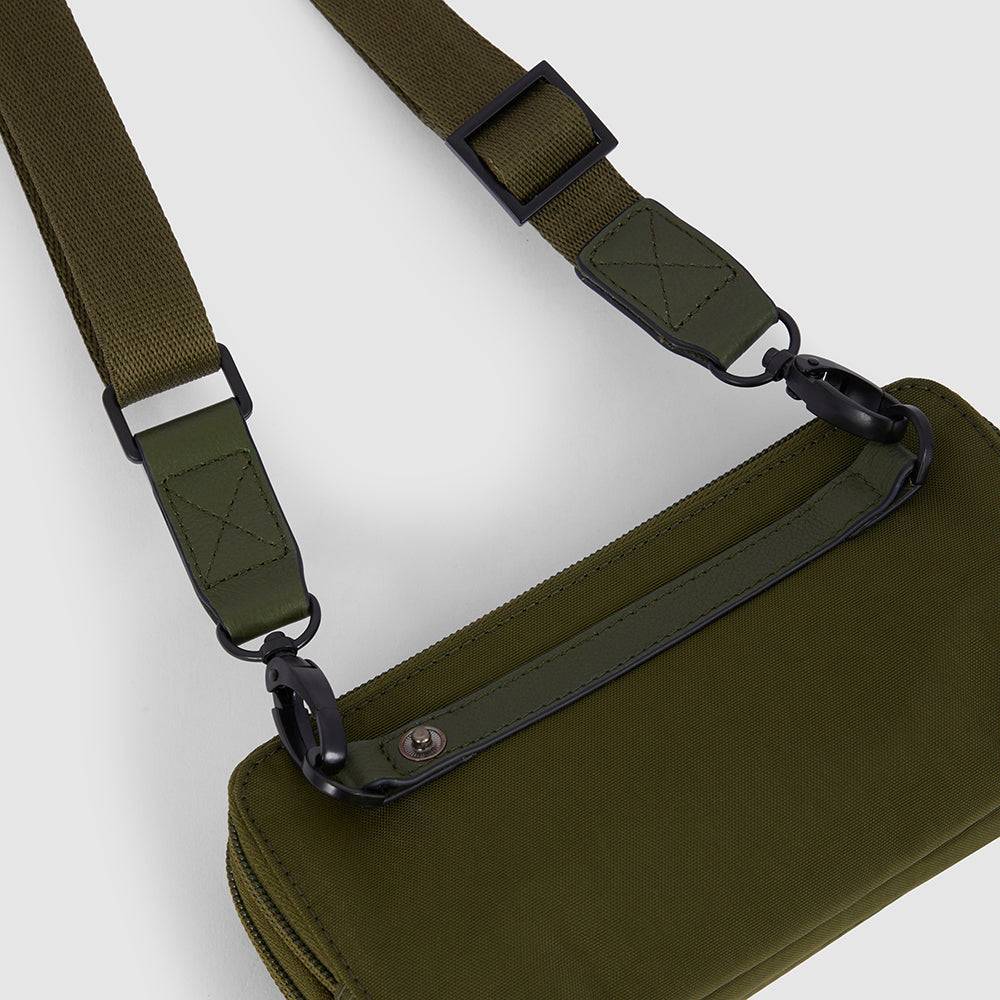 Piquadro Case in recycled fabric with three dividers Soddisfazione Garantita