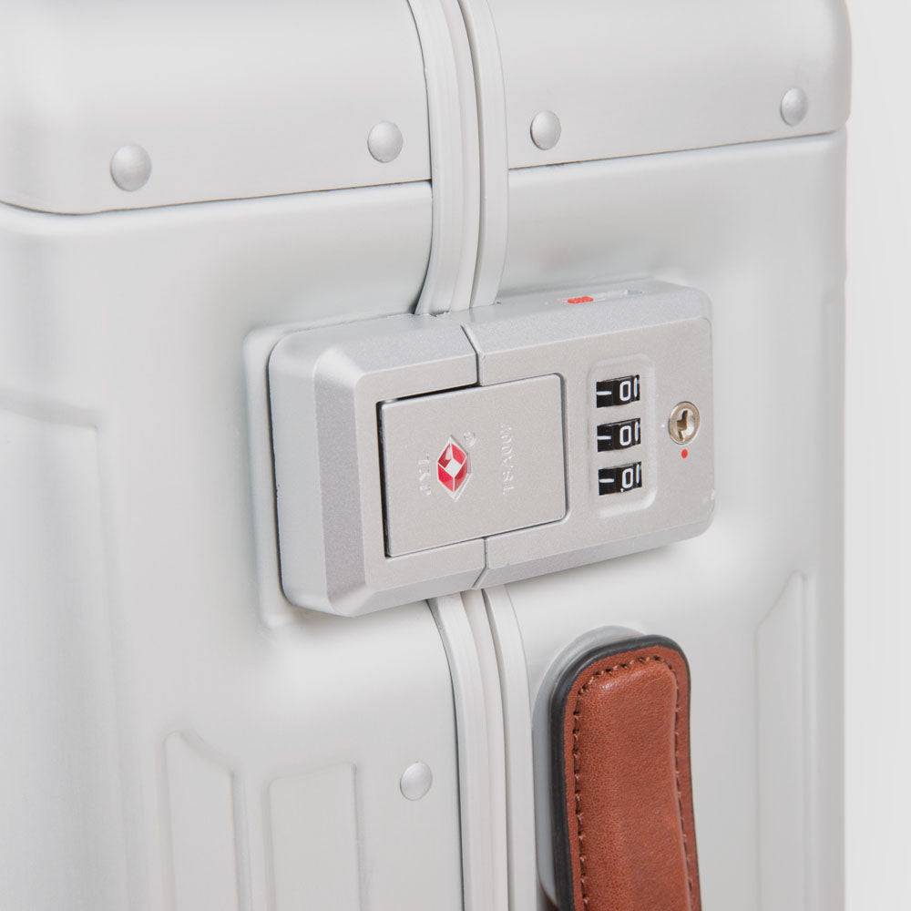 Piquadro Slim cabin size hardside spinner In Saldo