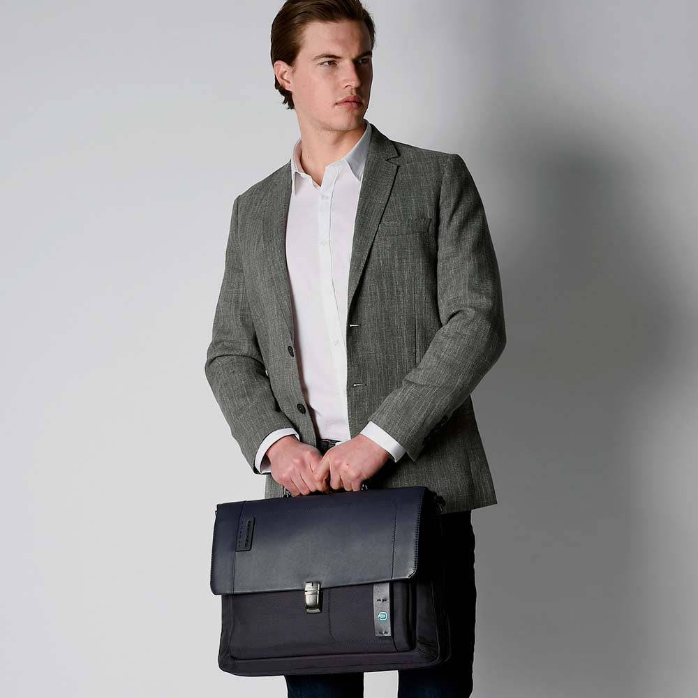 Piquadro Flap-over, expandable computer bag 15" Prezzo Ridotto