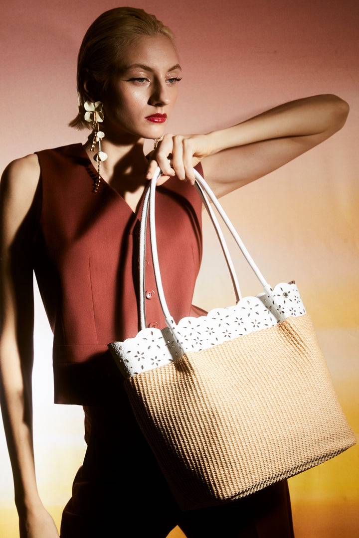 Roberta Gandolfi Diletta Shopping - Tote in rafia con balza in pelle laserata con tracolla staccabile Acquista Ora