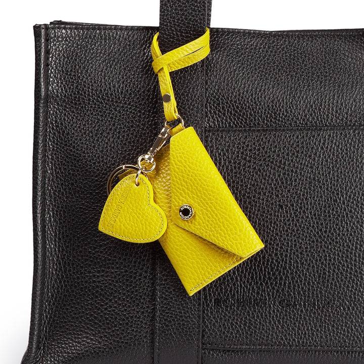 Roberta Gandolfi Tessa shopping in pelle con charms colorato e pratica tasca esterna In Vendita