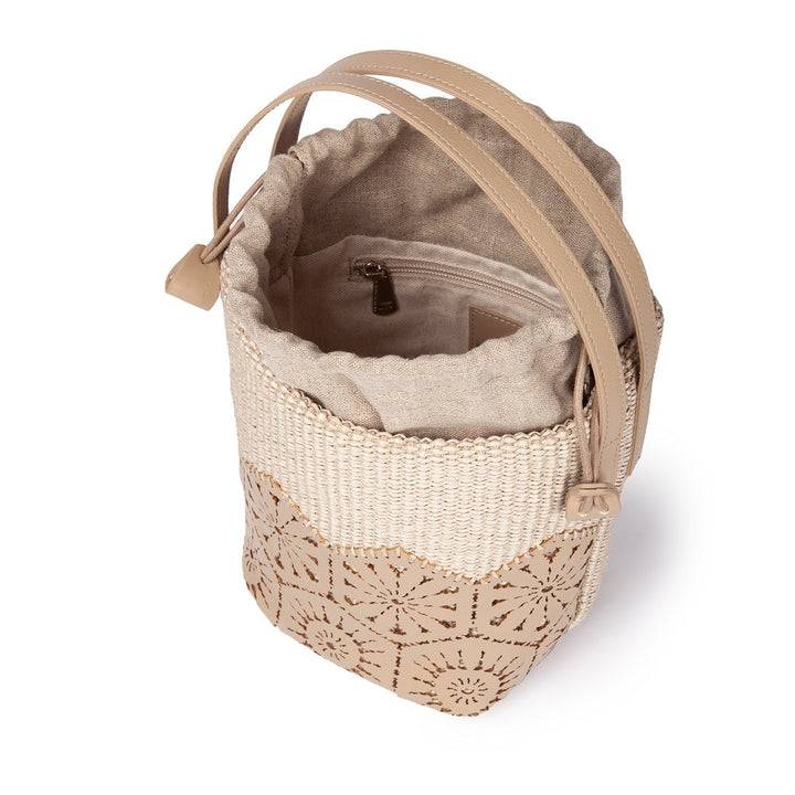 Roberta Gandolfi Giulia Bucket in rafia e pelle il pannello tagliato al laser è interamente cucito a mano con tracolla staccabile Novità
