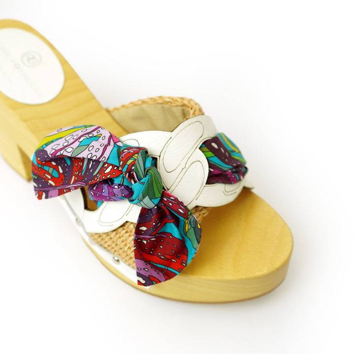 Roberta Gandolfi Diva Chain sandali in legno incrociato con platform in rafia e stampa fiocco tropical I Più Venduti