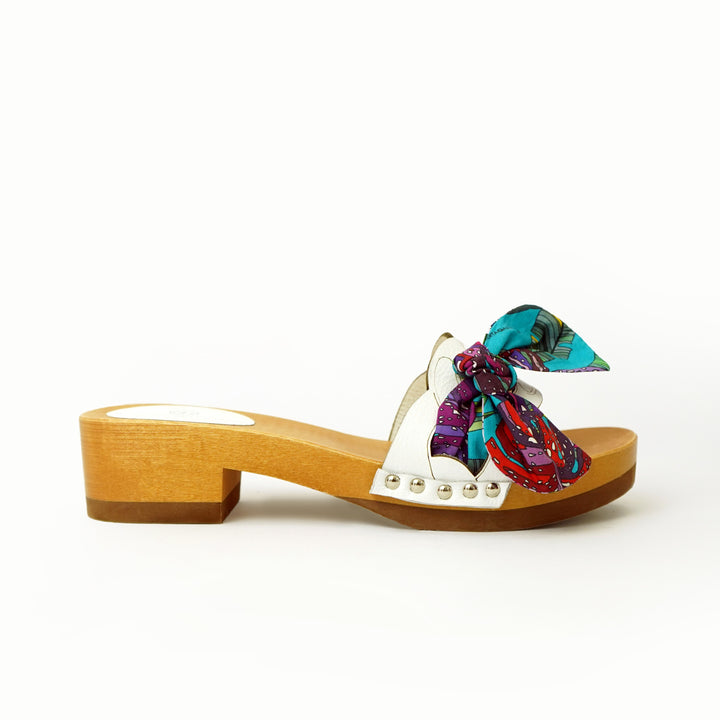 Roberta Gandolfi Lola Chain sandali in legno e pelle di vitello con fiocco stampa tropical 2025