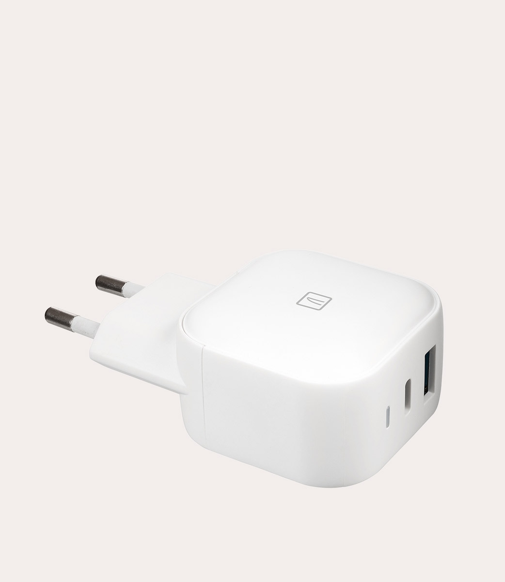 Tucano Doppio caricabatteria da parete USB-A/USB-C GaN da 38W Qualità