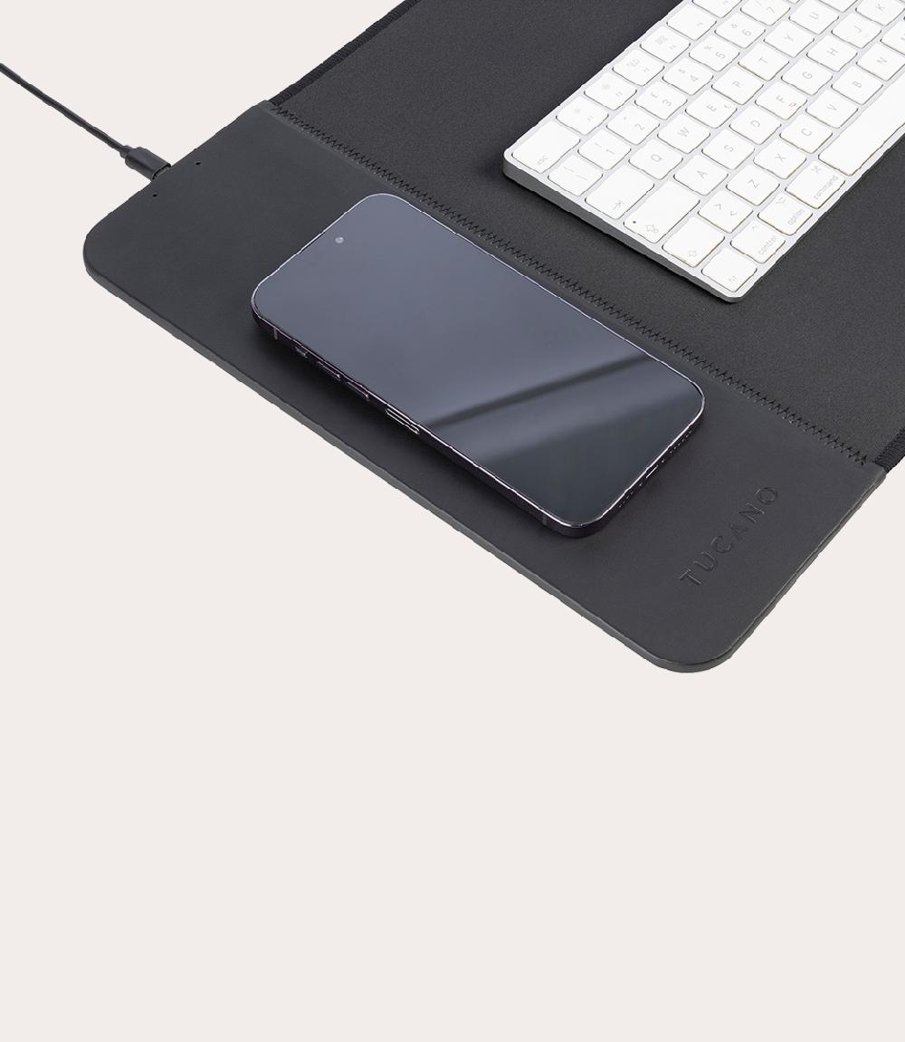 Tucano Tappeto scrivania con ricarica wireless Spedizione Gratuita