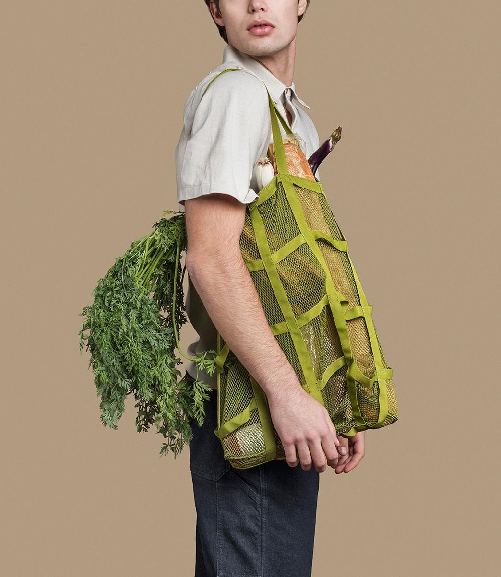 Tucano Borsa shopper pieghevole in rete ottenuta dalla plastica riciclata In Linea