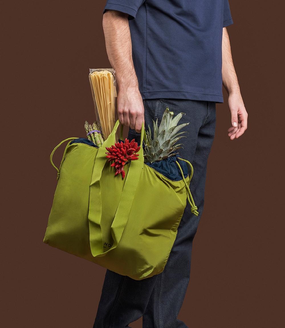 Tucano Borsa shopper pieghevole in materiale ottenuto dalla plastica riciclata Nuovo
