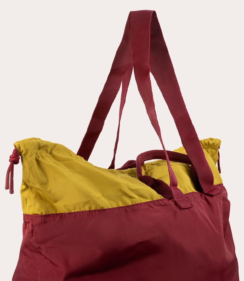 Tucano Borsa shopper pieghevole in materiale ottenuto dalla plastica riciclata Nuovo