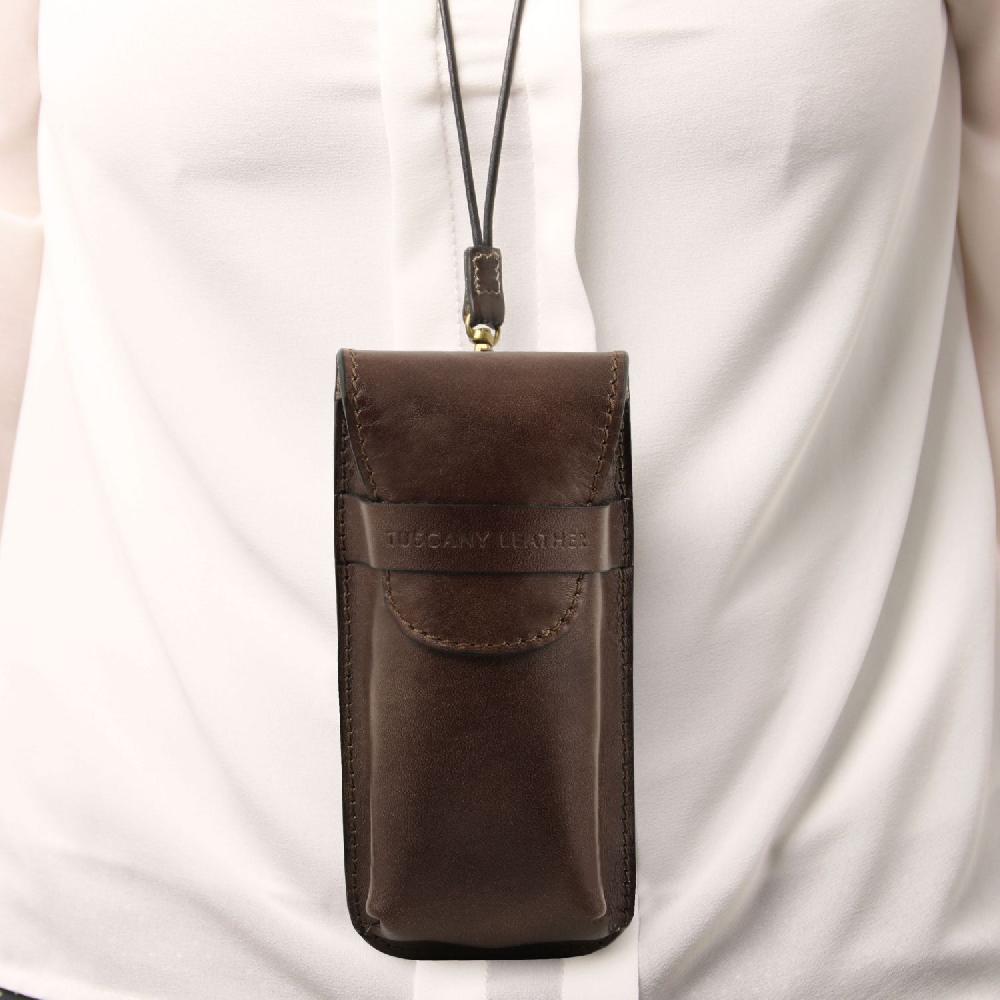 Tuscany Leather Esclusivo Portaocchiali/Portacellulare a Tracolla in Pelle Misura Grande Fino al 60% di sconto