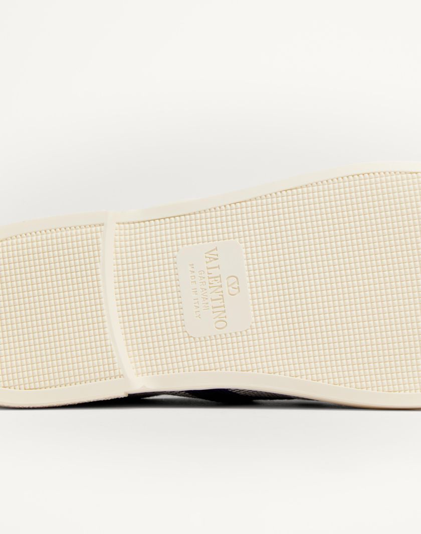 Valentino Handbags Sneaker Bay By Bay In Tessuto per Uomo in Tabacco | Valentino IT I Più Venduti