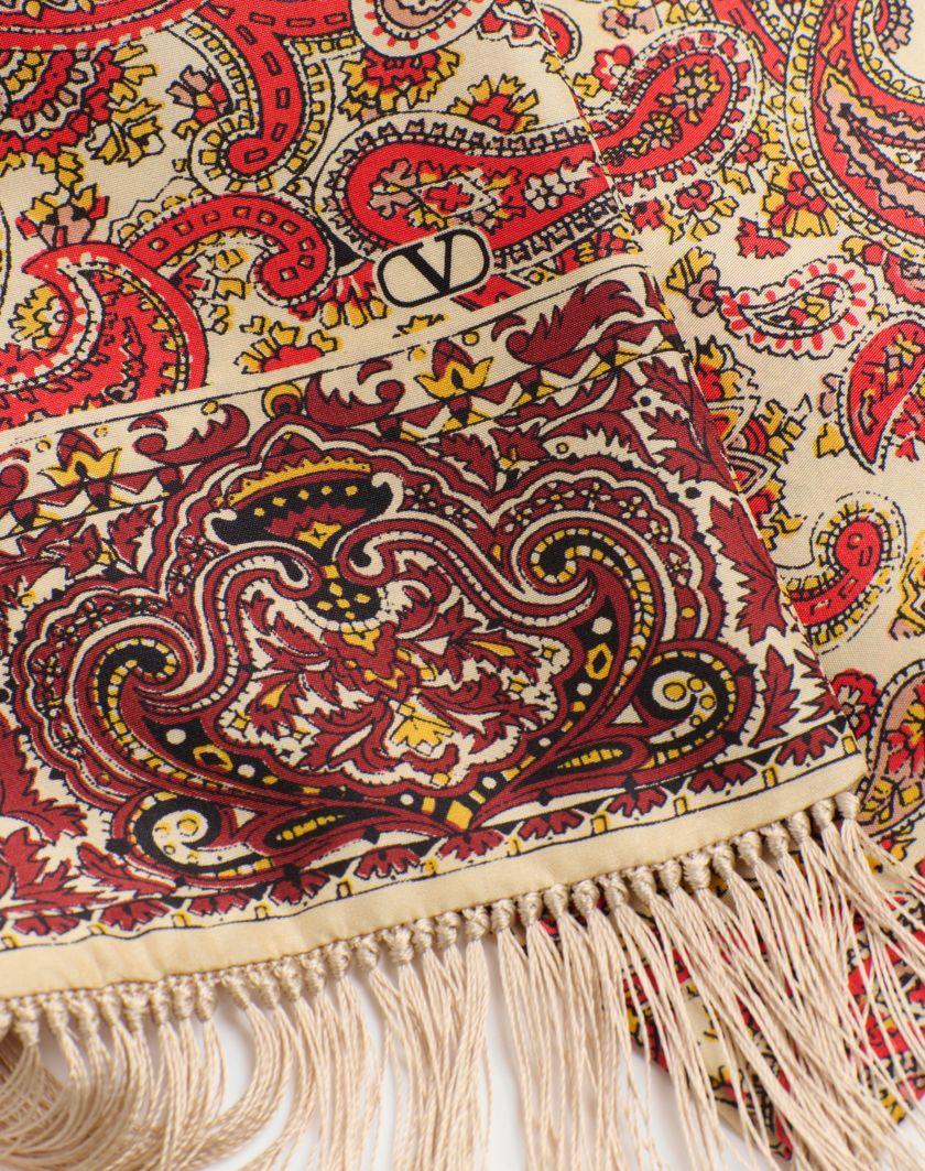 Valentino Handbags Scarf Bandeaux Voyage Imaginaire In Seta Con Frange per Uomo in Crema/rosso/bordeaux/nero | Valentino IT Italy