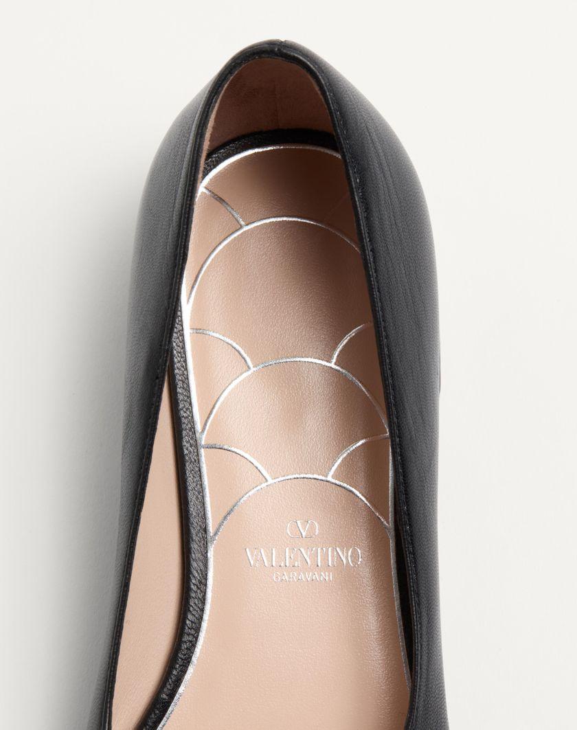 Valentino Handbags Ballerina Mary-jane Preshoes In Capretto Con Bottone Gioiello 20mm per Donna in Nero/rosa | Valentino IT Latest fashion