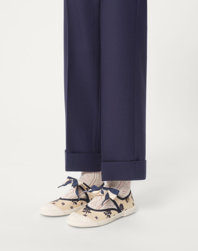 Valentino Handbags Sneaker Ballerina Bay By Bay In Tessuto Papier Floral per Donna in Blu/avorio | Valentino IT In Vendita