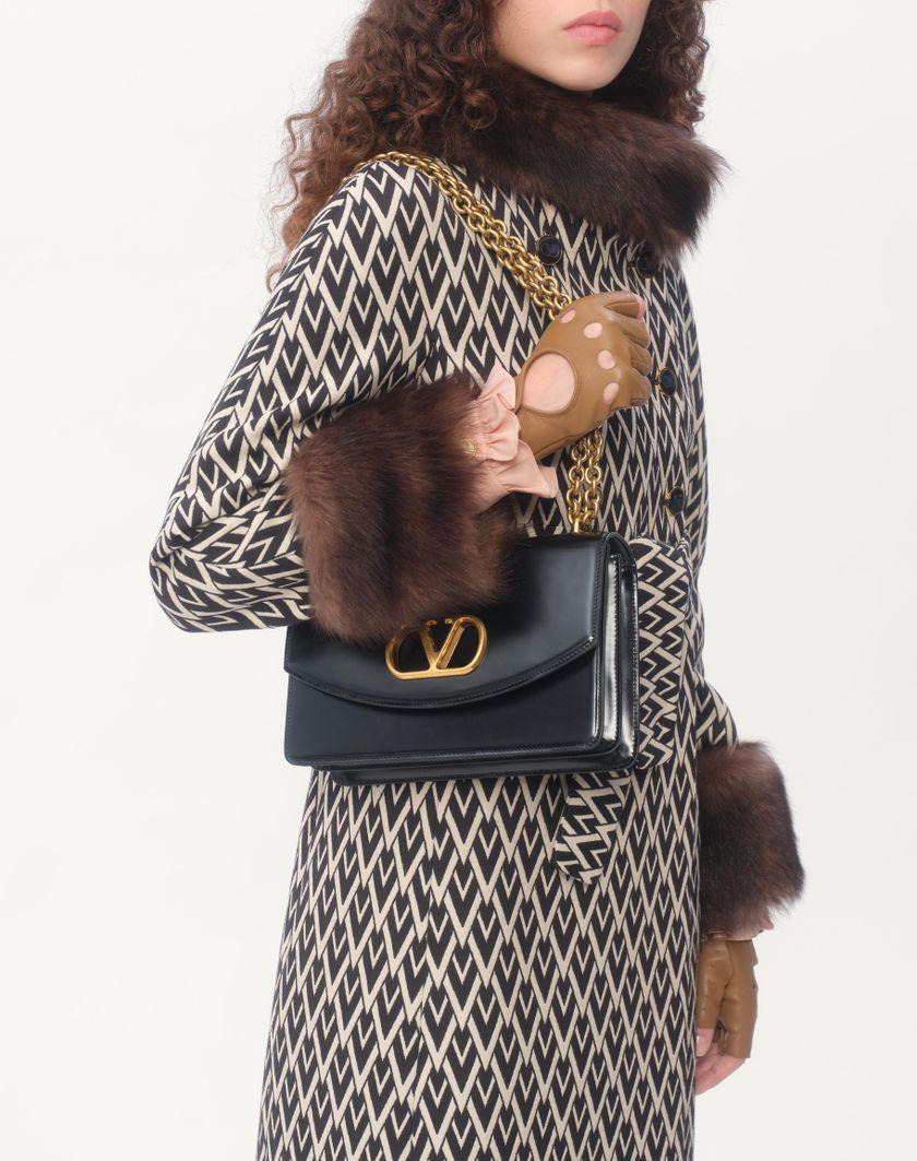 Valentino Handbags Borsa A Spalla Valentino Garavani Vain In Vitello Lucido per Donna in Nero | Valentino IT Saldi