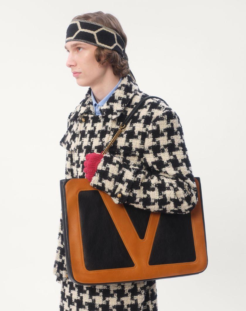 Valentino Handbags Borsa Shopping Grande Valentino Garavani Viva Superstar In Nappa per Uomo in Nero/spezia | Valentino IT 2025