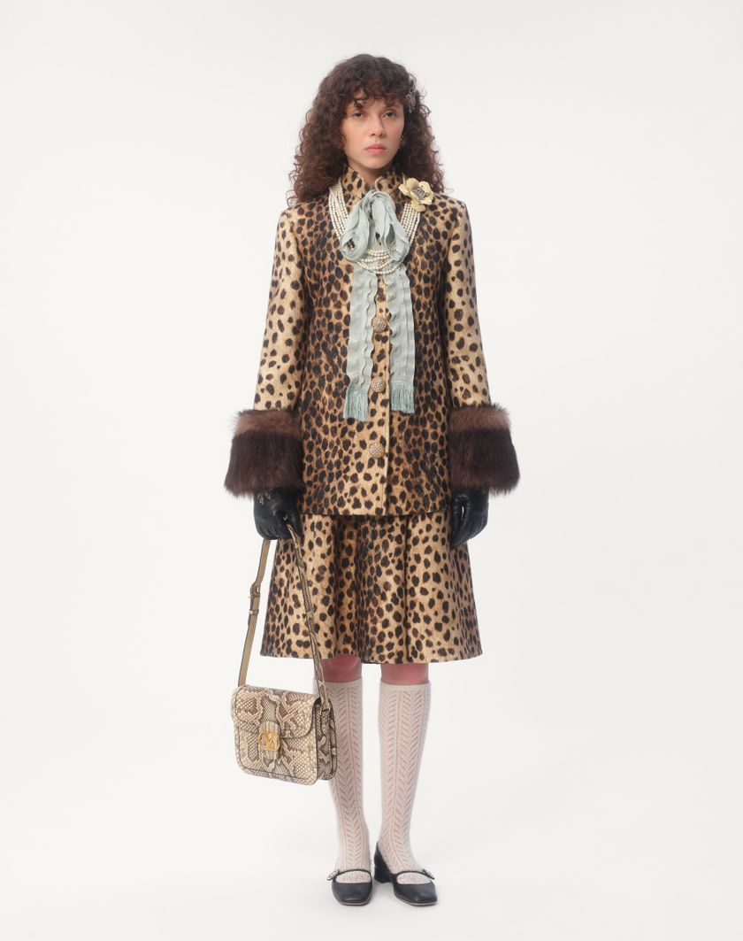 Valentino Handbags Caban In Panno Stampato Giaguaro Spots per Donna in Animalier | Valentino IT 2025