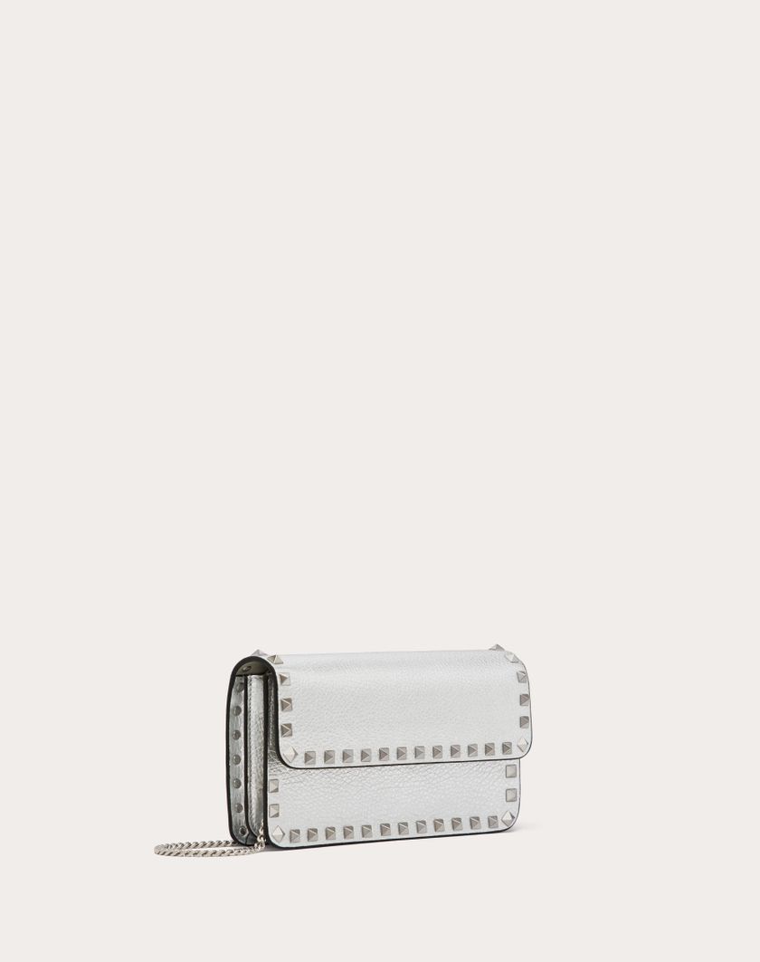 Valentino Handbags Portafoglio Con Catena Rockstud In Vitello Granato Metallizzato per Donna in Argento | Valentino IT Soddisfazione Garantita