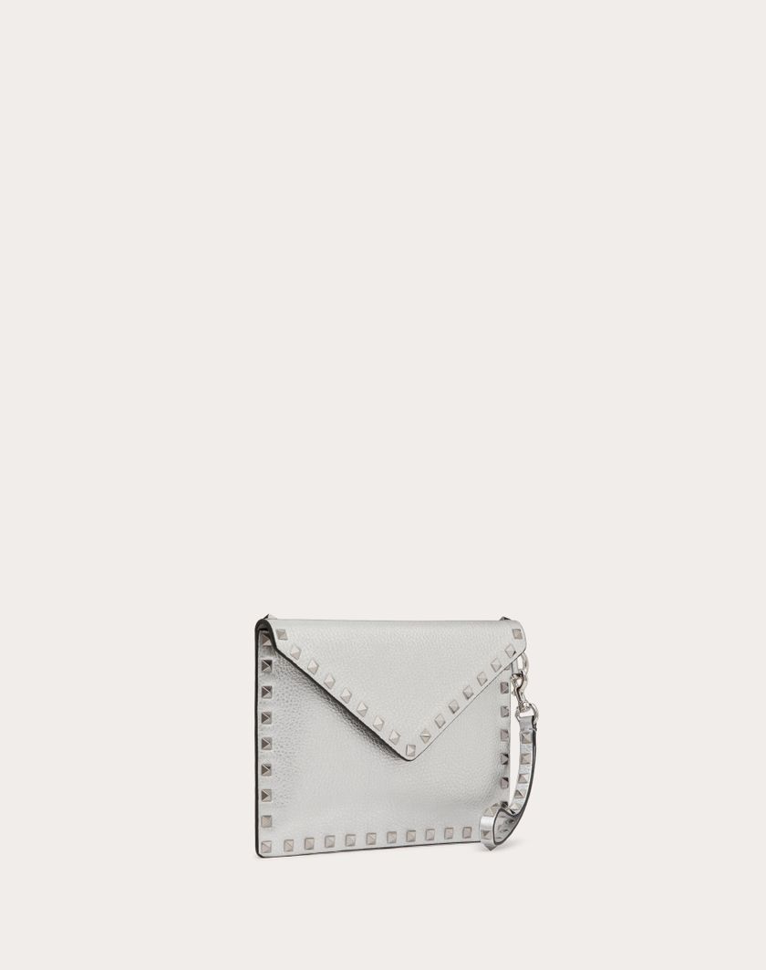 Valentino Handbags Pochette Rockstud In Vitello Granato Metallizzato per Donna in Argento | Valentino IT Consegna Veloce