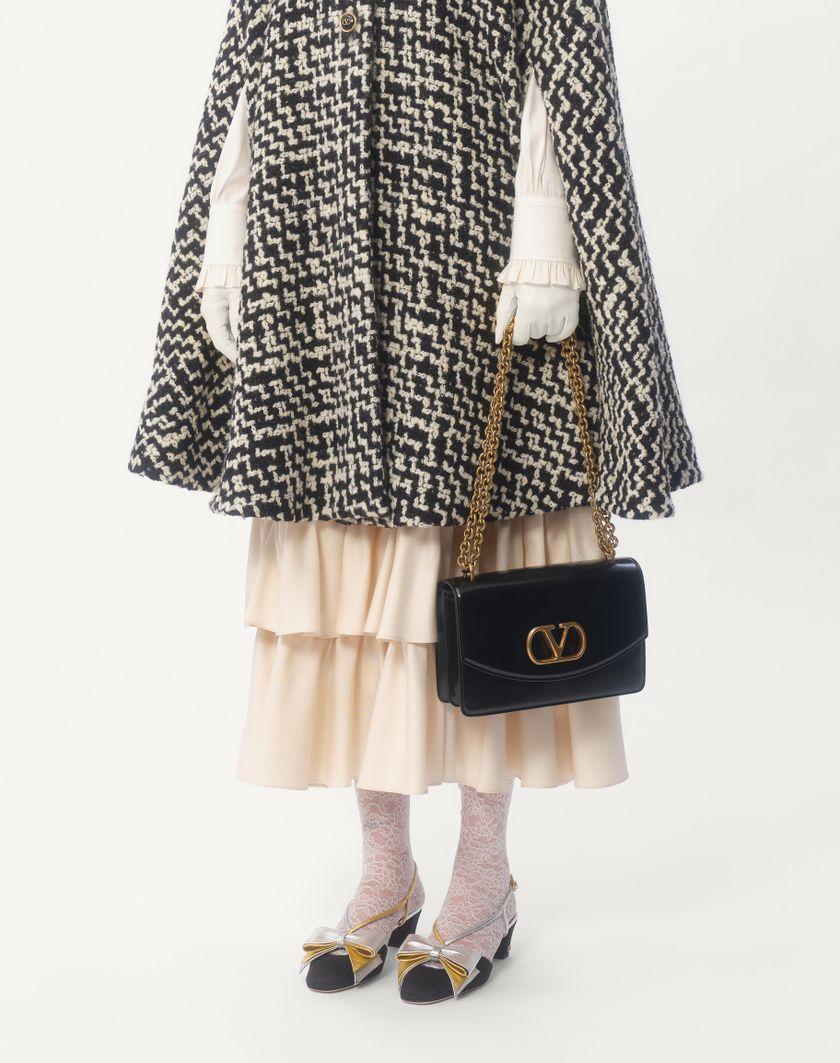 Valentino Handbags Cappa In Geometric Tweed per Donna in Avorio/nero | Valentino IT Shopping Online