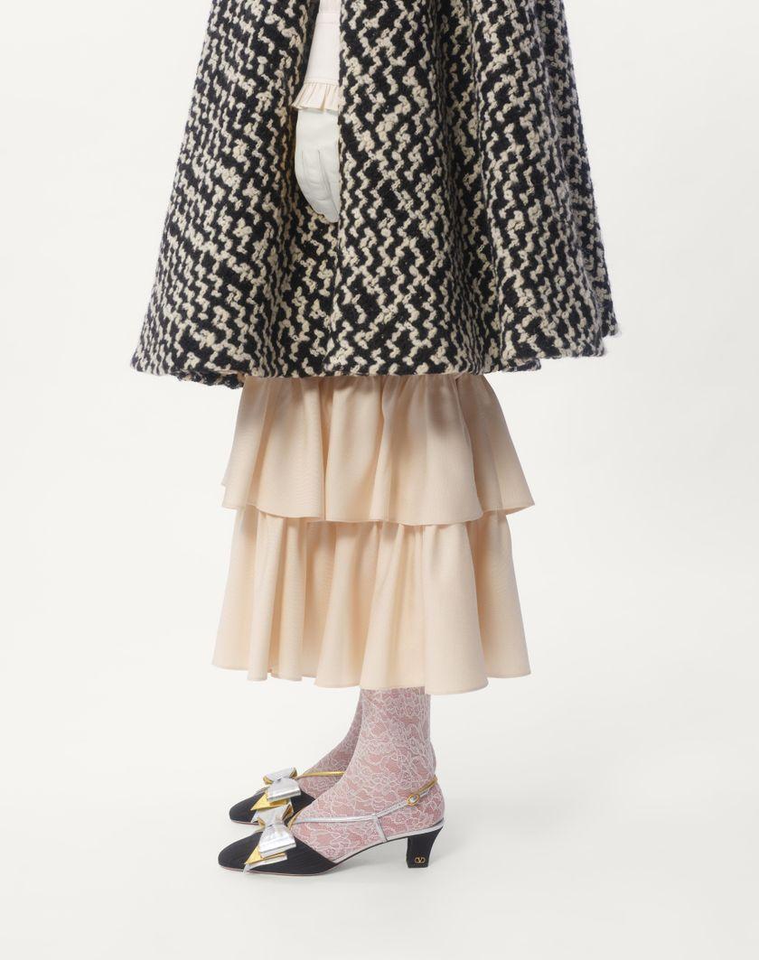 Valentino Handbags Cappa In Geometric Tweed per Donna in Avorio/nero | Valentino IT Shopping Online