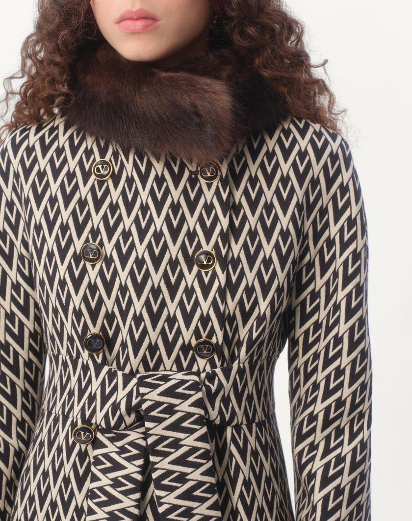 Valentino Handbags Cappotto In Jacquard Toute La V per Donna in Nero/avorio | Valentino IT 2025