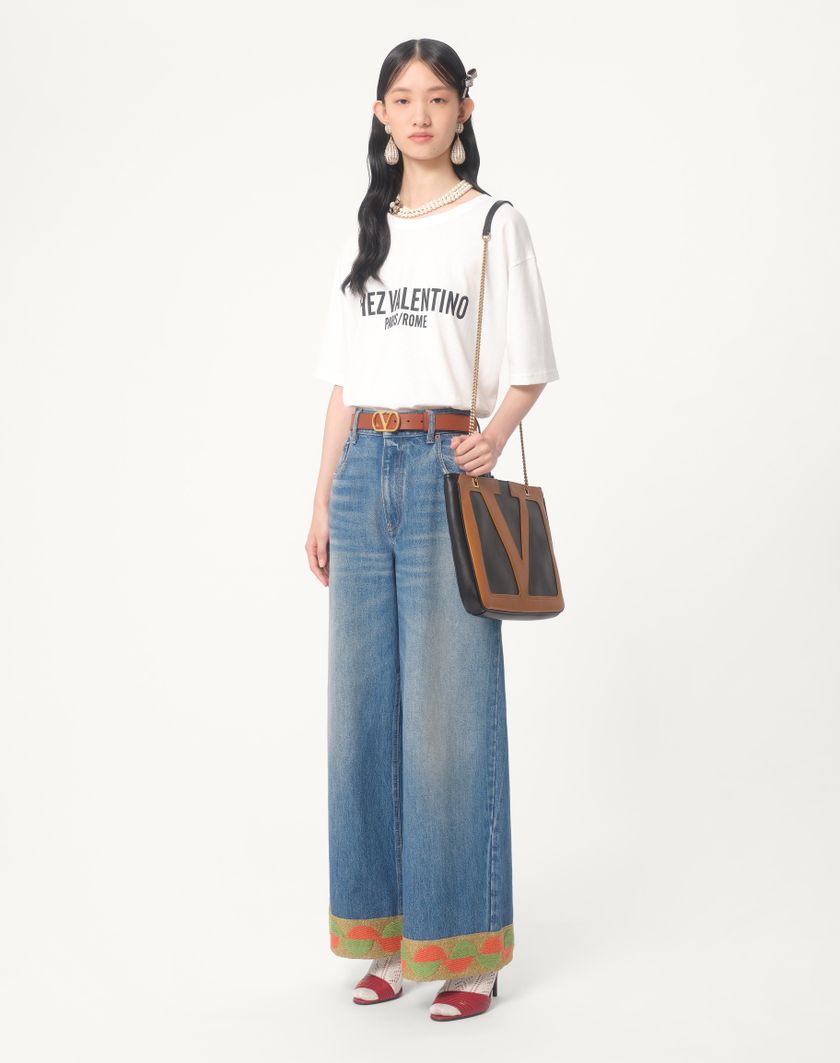 Valentino Handbags T-shirt In Jersey Cotton Con Stampa Chez Valentino per Donna in Avorio | Valentino IT Online Outlet