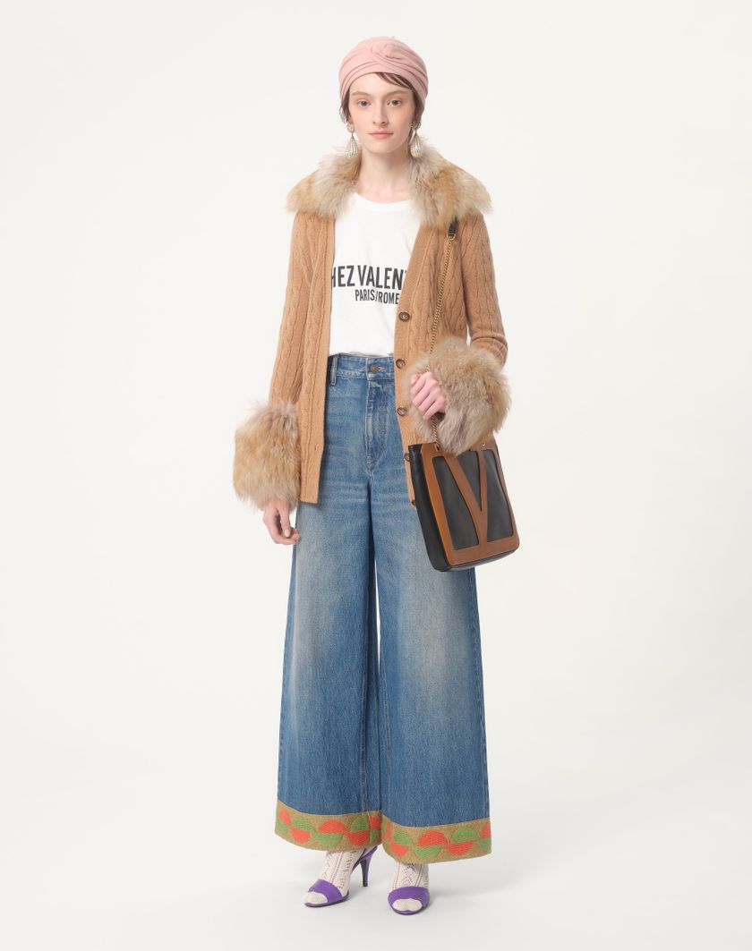 Valentino Handbags Cardigan In Cashmere per Donna in Cammello | Valentino IT Comprane uno, ottenene uno gratis