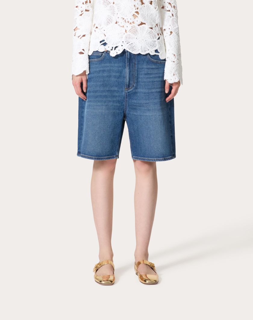 Valentino Handbags Bermuda In Denim per Donna in Denim | Valentino IT Duty-free