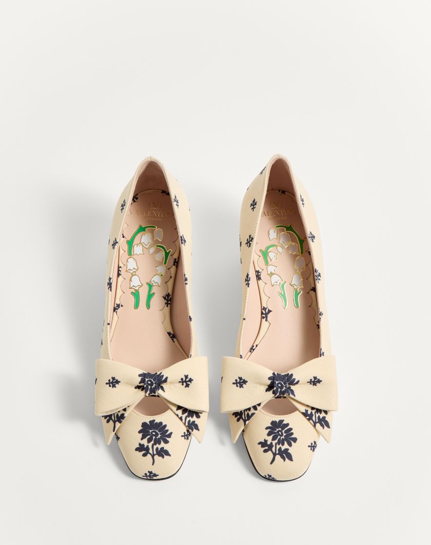Valentino Handbags Décolleté Bowow In Tessuto Papier Floral 45mm per Donna in Avorio/blu | Valentino IT Presa