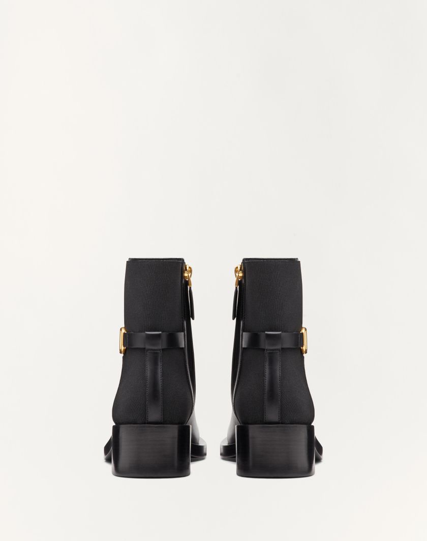 Valentino Handbags Stivaletto Vlogo Signature In Vitello 30mm per Donna in Nero | Valentino IT Moda