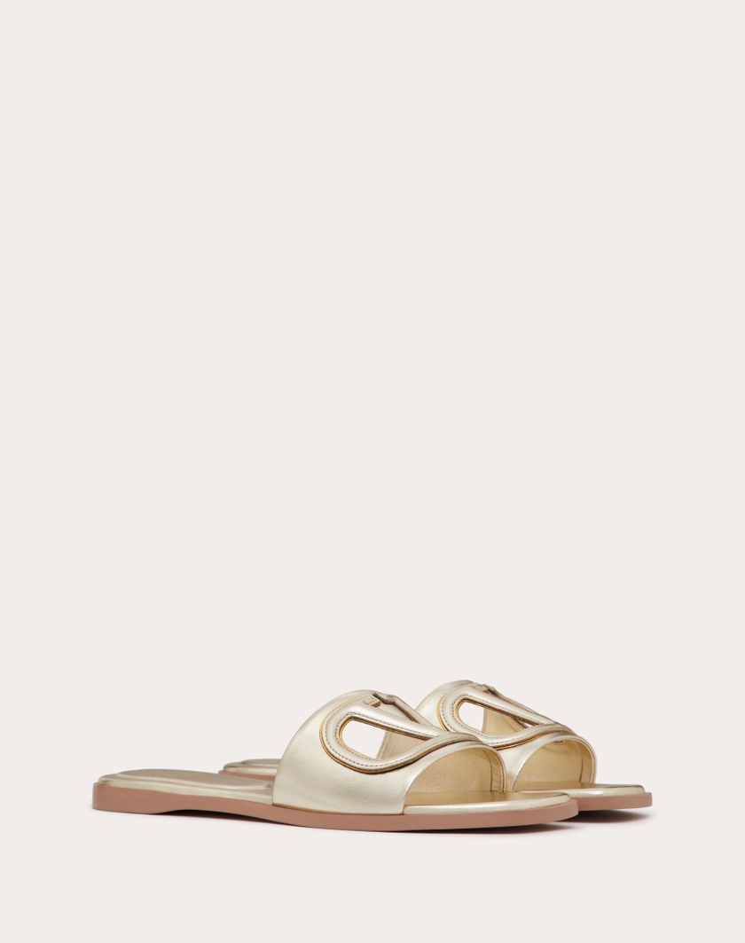 Valentino Handbags Sandalo Slide Vlogo Cut-out In Nappa Laminata per Donna in Platino/antique Brass | Valentino IT Offerte giornaliere
