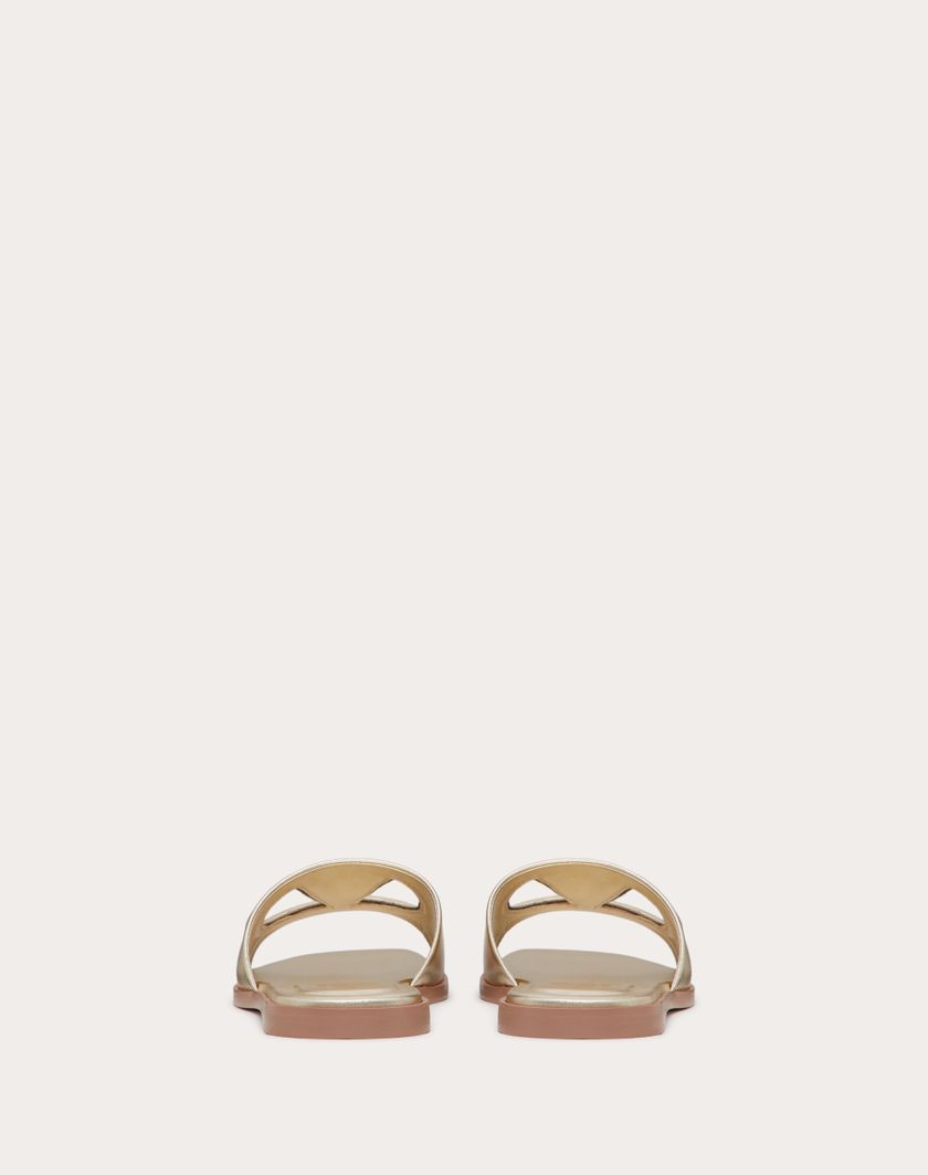 Valentino Handbags Sandalo Slide Vlogo Cut-out In Nappa Laminata per Donna in Platino/antique Brass | Valentino IT Offerte giornaliere