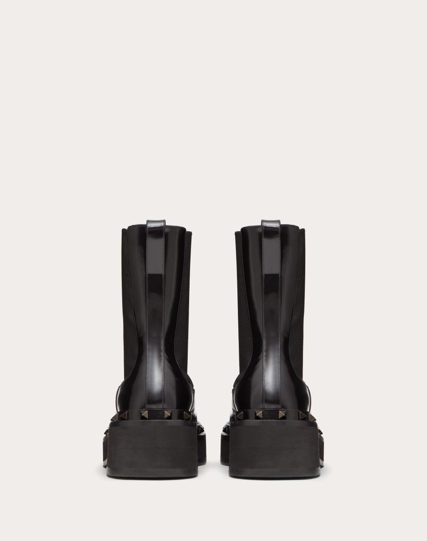 Valentino Handbags Beatle Rockstud M-way In Vitello E Borchie In Tono 50mm per Donna in Nero | Valentino IT Offerte esclusive